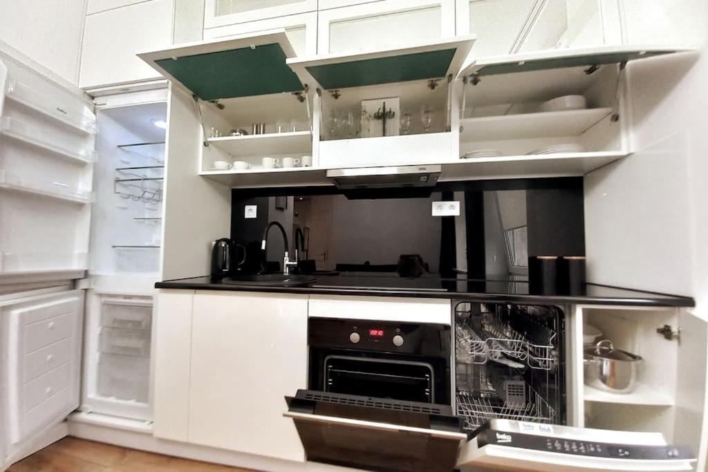 Old Town - Traugutta Street Apartment คราคูฟ ภายนอก รูปภาพ